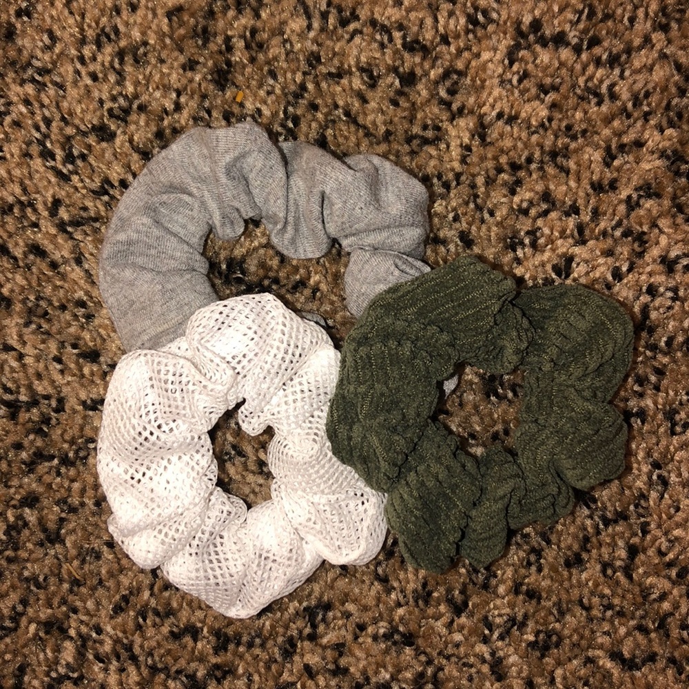 3 pack of scrunchies